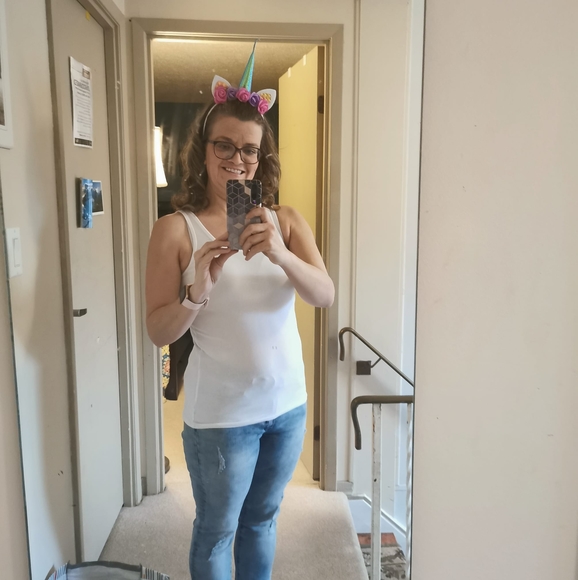 Meet your Posher, Caitlin - Picture 1 of 1